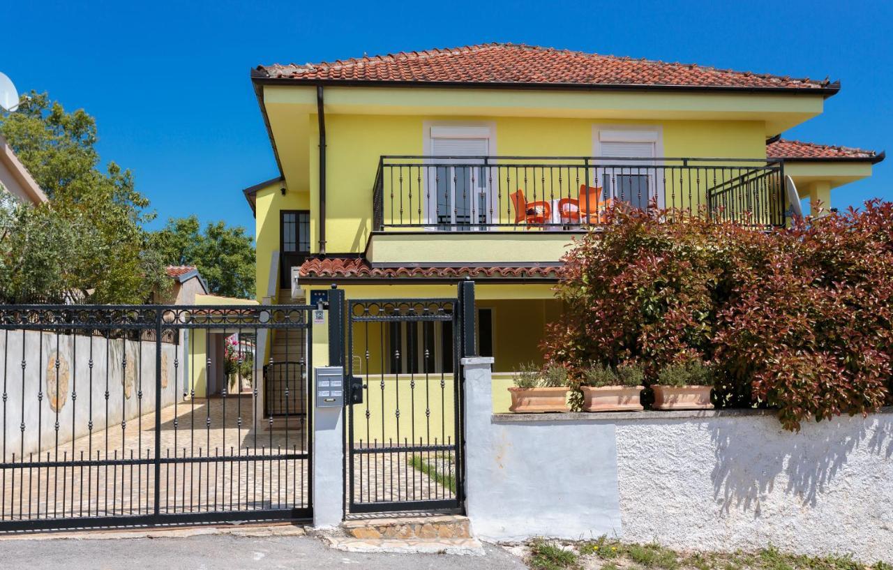Apartments Dora Victoria Dream Medulin Exterior photo