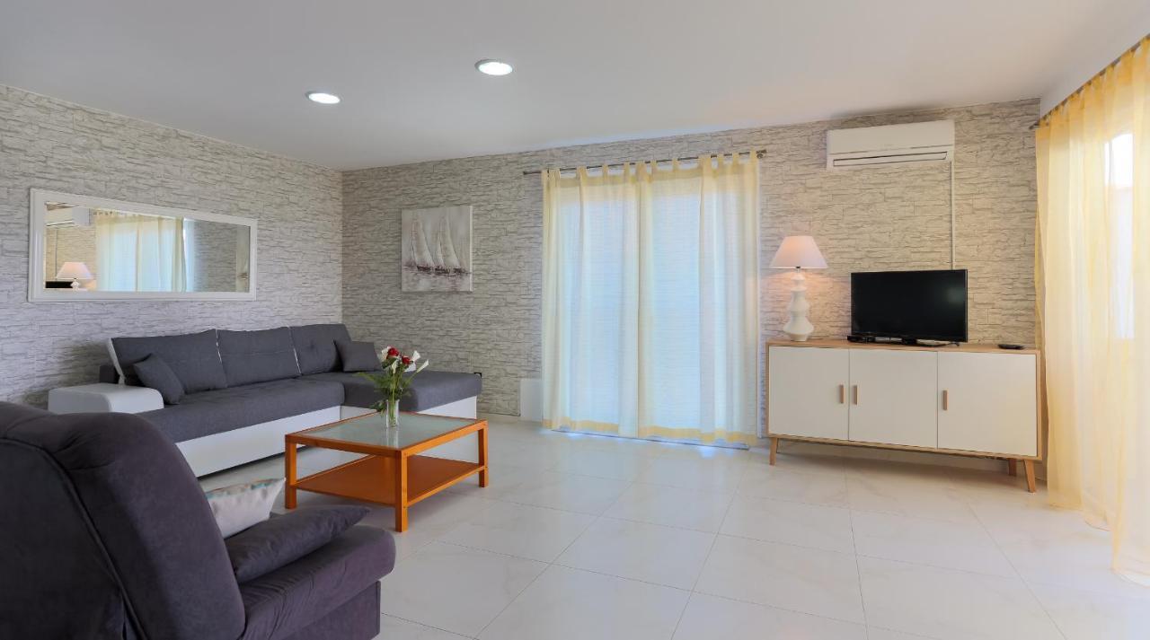 Apartments Dora Victoria Dream Medulin Exterior photo
